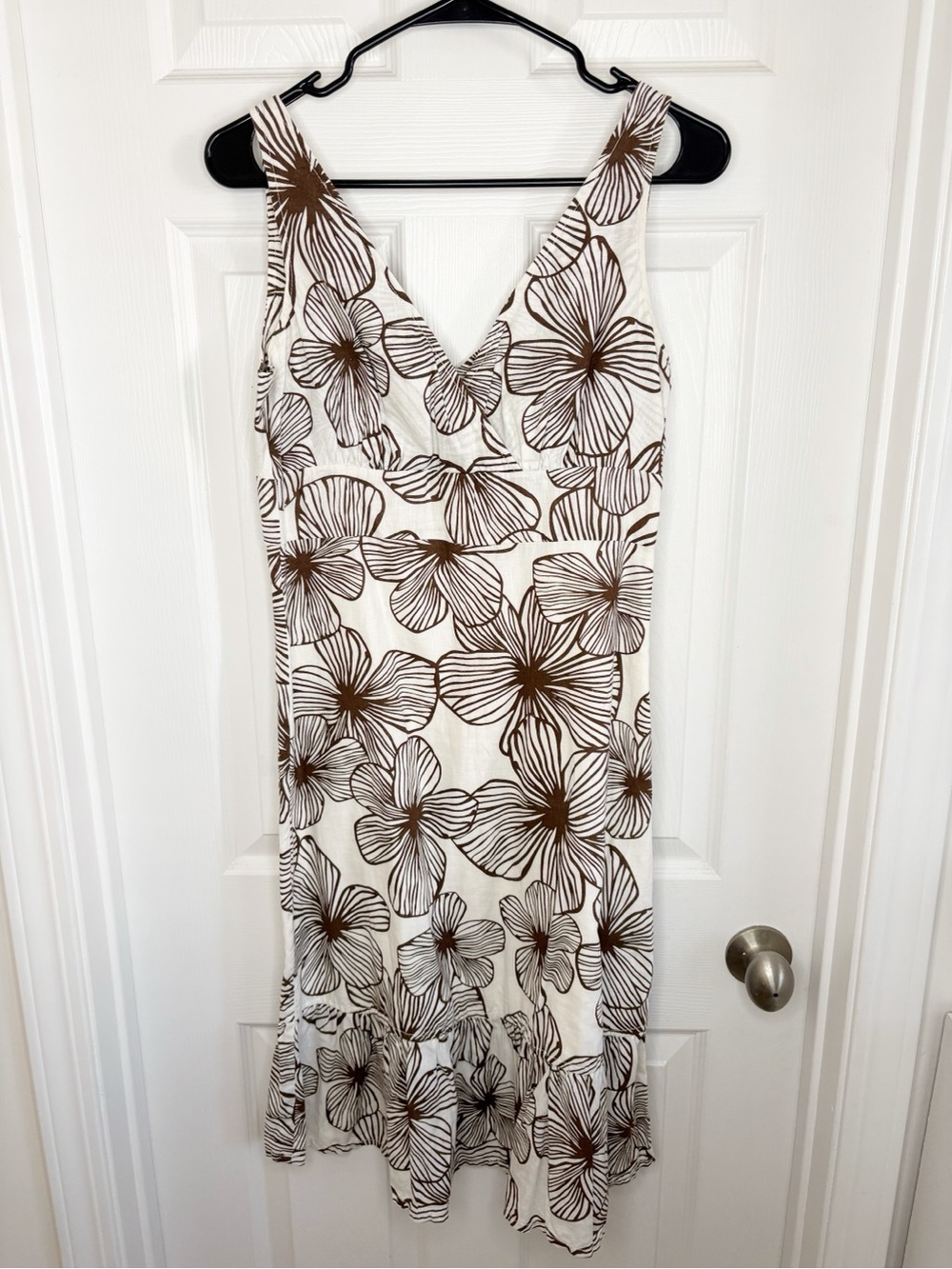Esprit Sleeveless V-Neck Floral Midi Dress in Cream and Brown